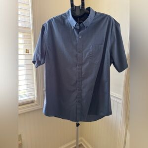 Van Heusen Short-Sleeve Button-Down Shirt in Navy Blue